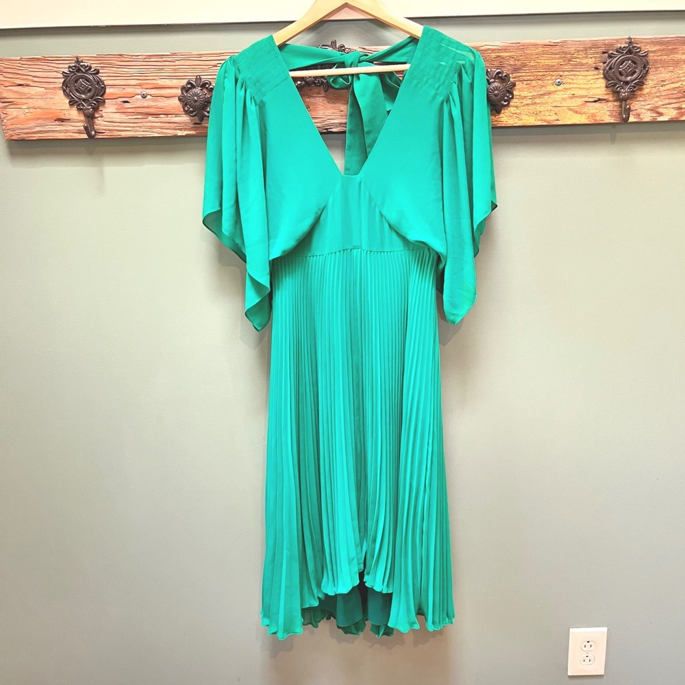 Club Monaco Emerald Green Pleated V-Neck Flutter Sleeve Midi Dress Size 0